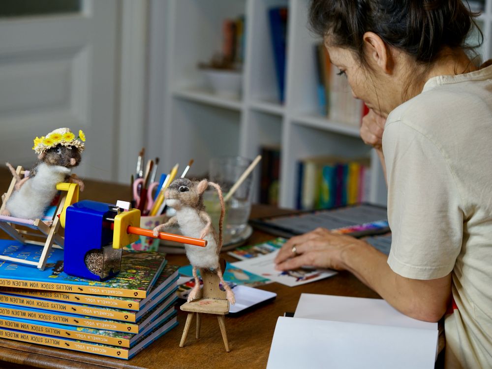 Michaela Vogl bei der Arbeit